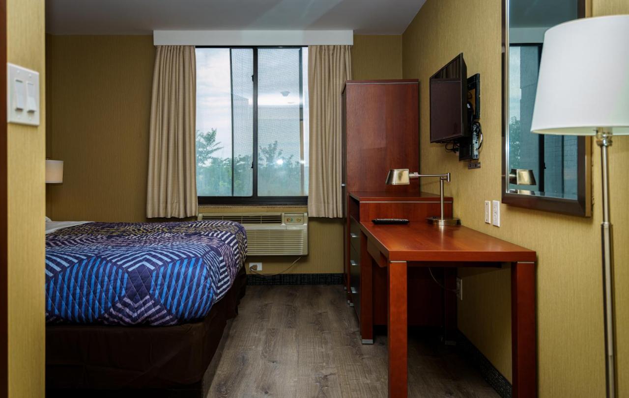 Sky Hotel Flushing/Laguardia Airport นิวยอร์ก ภายนอก รูปภาพ