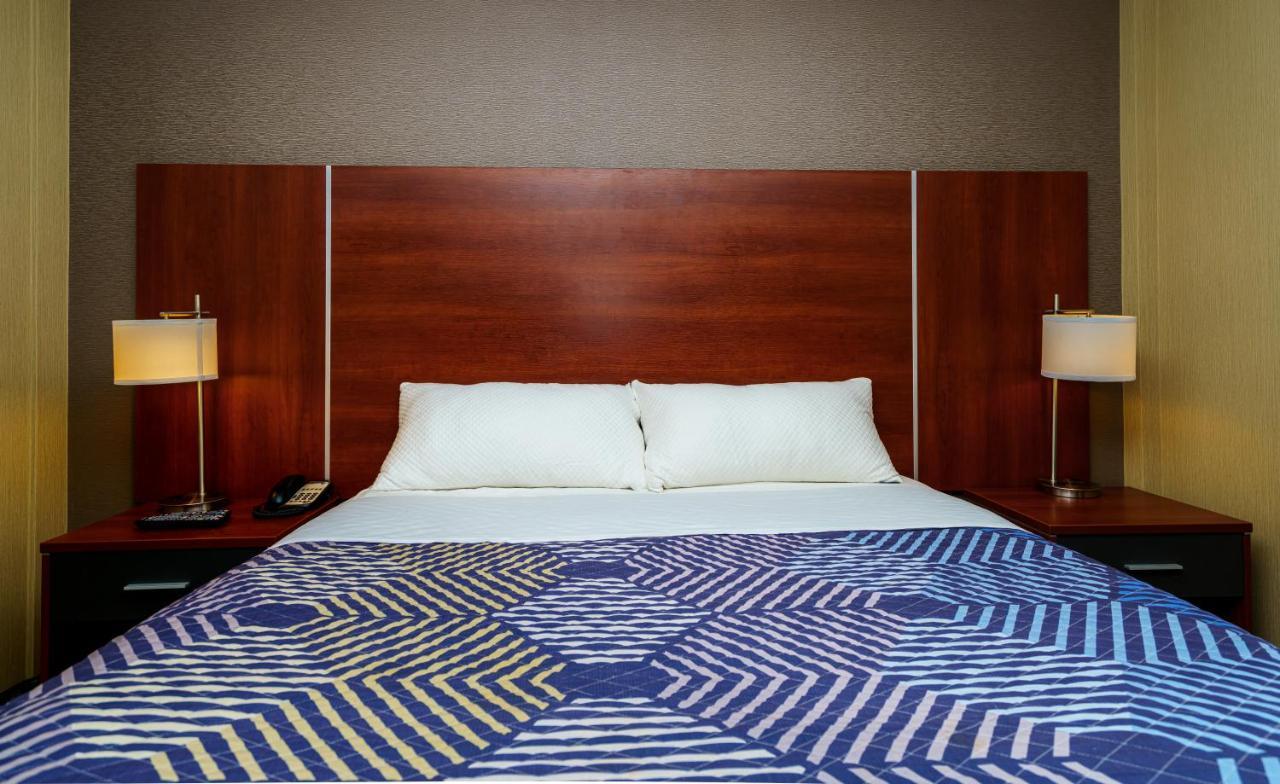 Sky Hotel Flushing/Laguardia Airport นิวยอร์ก ภายนอก รูปภาพ